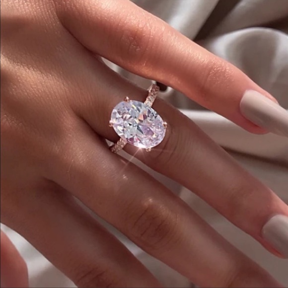 NEW 9CT OVAL WHITE SAPPHIRE 925 SILVER RING - Picture 7 of 7